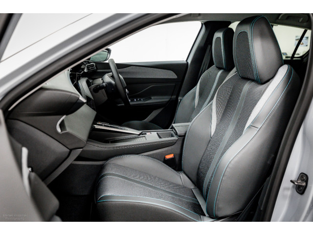 Image for 2025 Peugeot 308 E-Allure 54kWh Auto 155HP includes Protection Pack