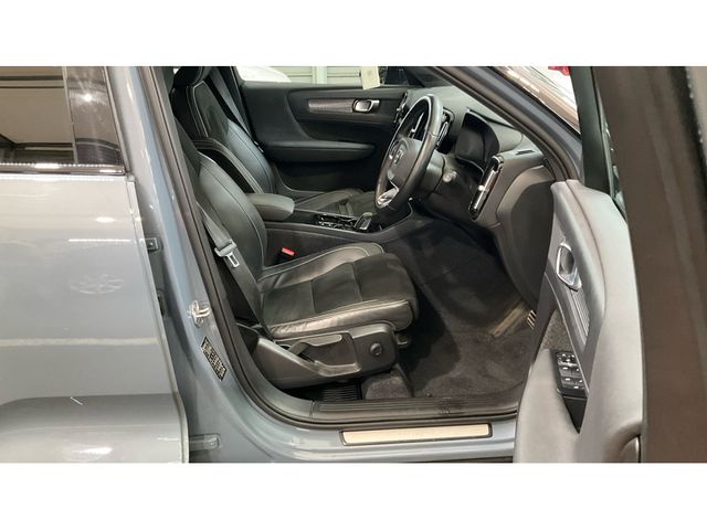 Image for 2021 Volvo XC40 (212) R-DESIGN T4 RECHARGE