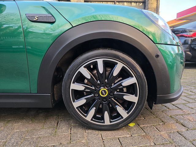 Image for 2021 Mini Cooper LEVEL 3 ELECTRIC 136 KW 33 KWH. FINANCE ARRANGED. SIMI, AA APPROVED.