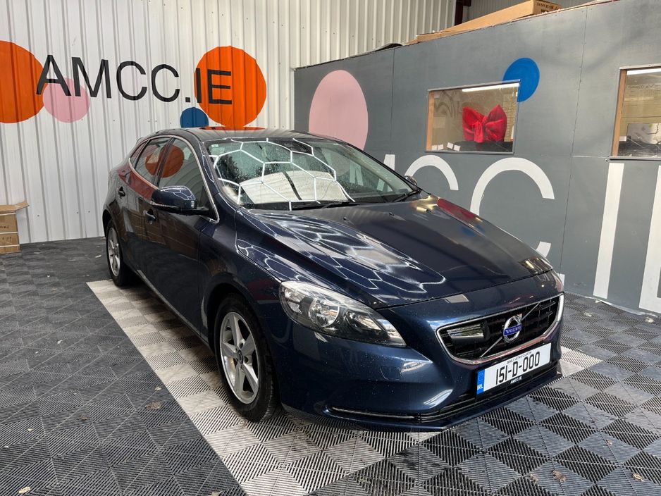 Image for 2015 Volvo V40 2015 VOLVO V40 T4 1.6 AUTOMATIC / CRUISE CONTROL / PARKING CAMERA / ELECTRIC MEMORY SEATS AND MORE
