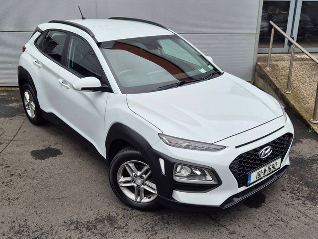 Image for 2019 Hyundai Kona 1.6 Diesel Kauai Comfort, 16" Alloys, Air Con, Auto Lights, Cruise Control, Roof Rails, Parking Sensors, Bluetooth