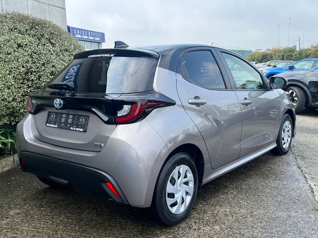Image for 2020 Toyota Yaris G HYBRID AUTOMATIC 1.5 PETROL //REVERSE CAMERA//KEYLESS ENTRY//ADAPTIVE CRUISE CONTROL//