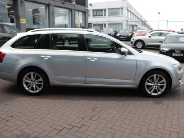 Image for 2015 Skoda Octavia COM STYLE 2.0TDI 150HP DSG 4DR
