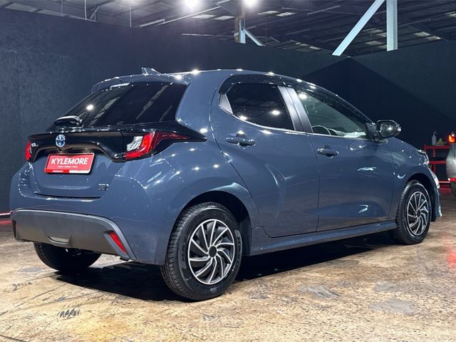 Image for 2024 Toyota Yaris 1.5L HYBRID - 14'' FACTORY ALLOY WHEELS - REVERSE CAMERA - CRUISE CONTROL - A/C HEATING CONTROLS