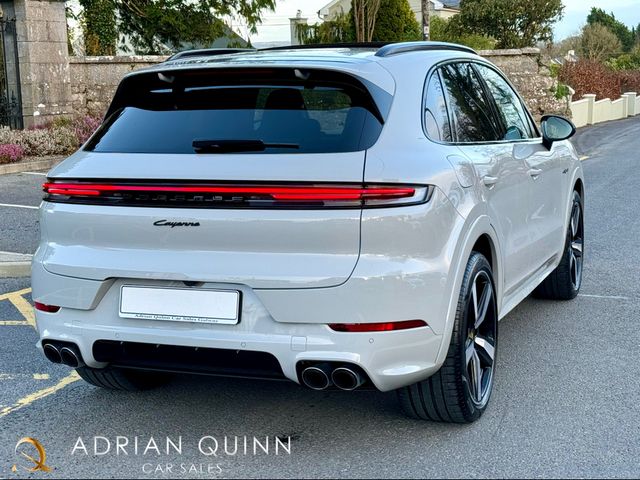 Image for 2024 Porsche Cayenne 3.0 V6 E-HYBRID==HIGH SPEC==