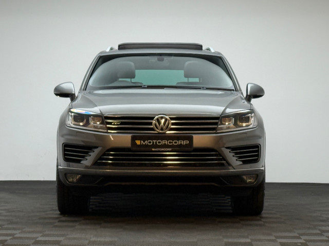 Image for 2017 Volkswagen Touareg R-LINE PLUS 2 SEATER *PAN ROOF*