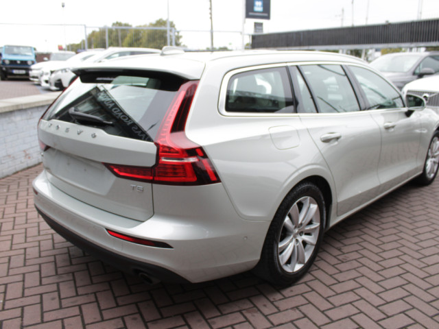 Image for 2019 Volvo V60 2.0T5 MOMENTUM EDITION 5DR ESTATE AUTOMATIC // VERY RARE CAR WITH HUGE SPEC // BUY WITH CONFIDENCE AA AND SIMI APPROVED DEALER 2026 // FINANCE ARRANGED // ALL TRADE INS WELCOME // 