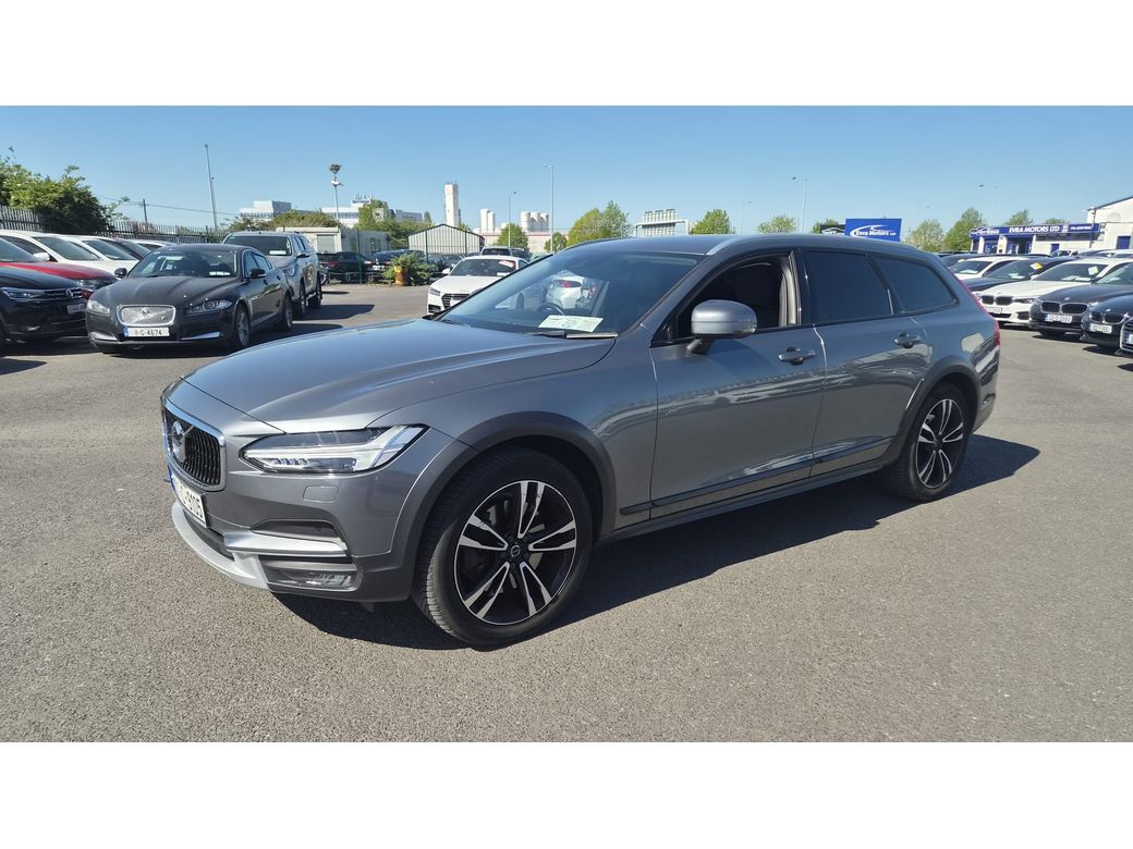 Image for 2020 Volvo V90 D4 CROSS COUNTRY AWD AUTOMATIC 2.0 DIESEL //REVERSE CAMERA//ADAPTIVE CRUISE CONTROL//HEAD UP DISPLAY//HEATED SEATS AND STEERING WHEEL//KEYLESS ENTRY//