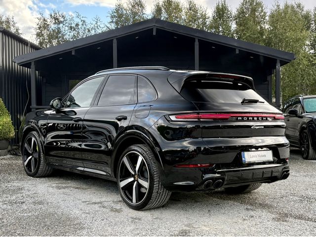 Image for 2023 Porsche Cayenne E-HYBRID, **DEPOSIT TAKEN** HIGH SPEC, BOSE SOUND SYSTEM, TILT AND SLIDE PAN ROOF, REAR SEAT ENTERTAINMENT, SPORT CHRONO, AIR SUSPENSION