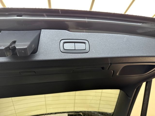 Image for 2021 Volvo V60 D3 MOM *2YR VOLVO SELEKET* €125 PER WEEK