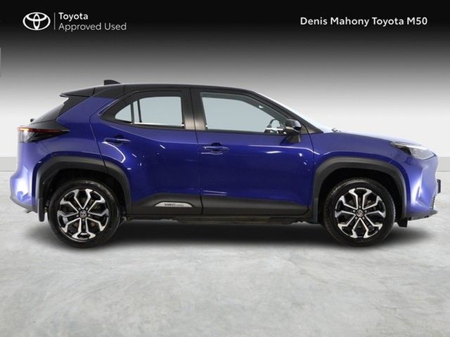 Image for 2023 Toyota Yaris Cross Luna Sport Hybrid