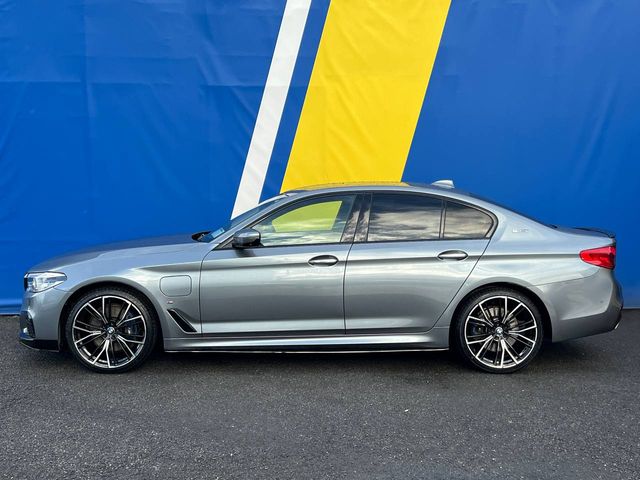 Image for 2019 BMW 5 Series 530e M-SPORT COMPETITION 2.0 HYBRID // LOW MILEAGE // LEATHER POWERED HEATED M-SPORT SEATS // AMBIENT LIGHTING PACK