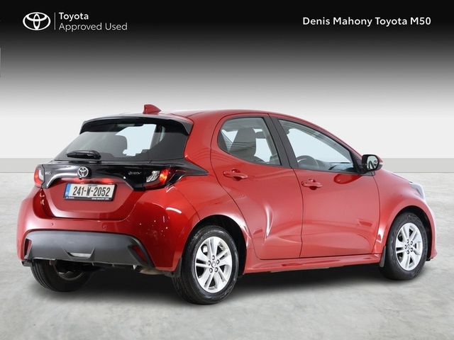 Image for 2024 Toyota Yaris Luna Hybrid