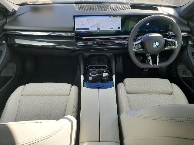 Image for 2025 BMW 5 Series S5MG 4DR Auto