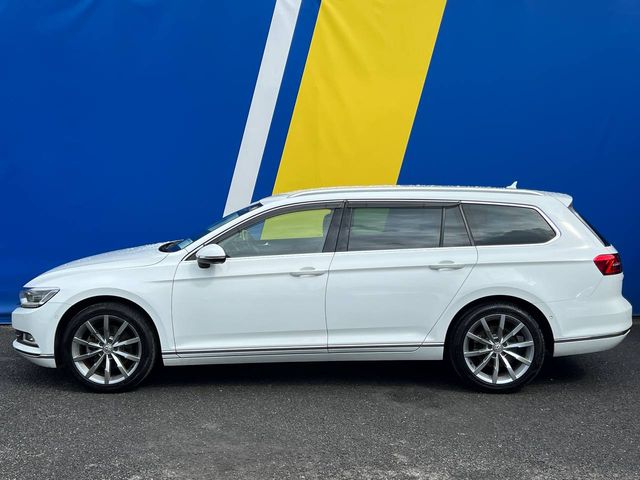 Image for 2019 Volkswagen Passat HIGHLINE 2.0 TDI AUTO // LEATHER HEATED & COOLED SEATS // MULTIMEDIA DISPLAY // 360 DEGREE SURROUND PARKING SENORS