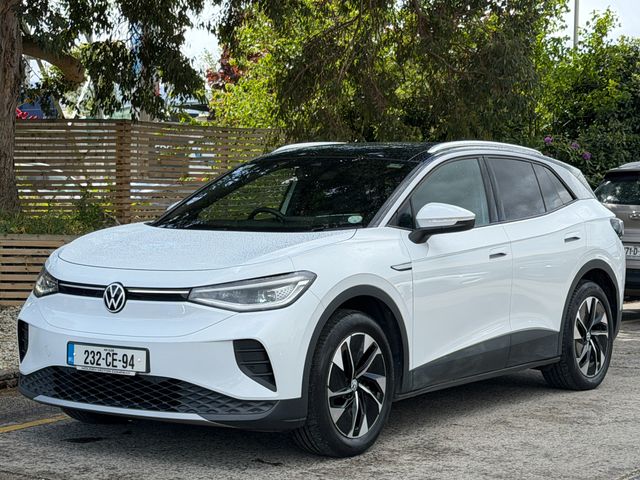 Image for 2023 Volkswagen ID.4 Pure.52 kwh battery. pan roof.2 keys