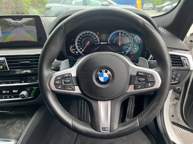 Image for 2018 BMW 5 Series 530e M-SPORT COMPETITION 2.0 HYBRID // VERY LOW MILEAGE // HEADS-UP DISPLAY // 360 PARKING SENSORS