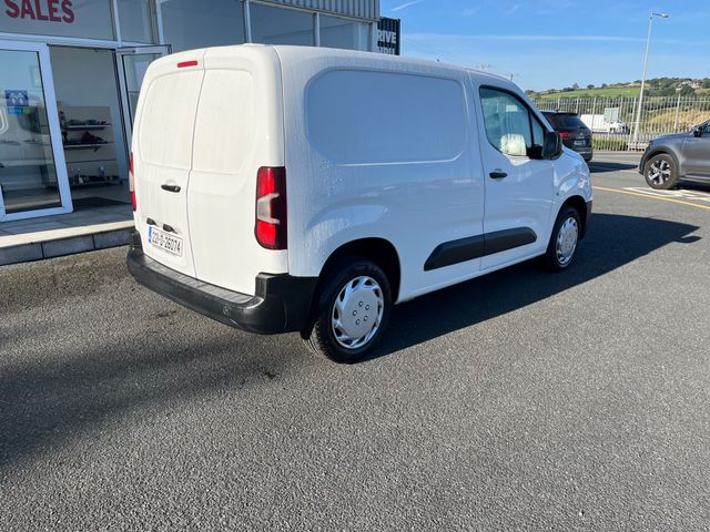 Image for 2022 Opel Combo L1h1-1.5 100ps-dsl-6sp-my22 5D