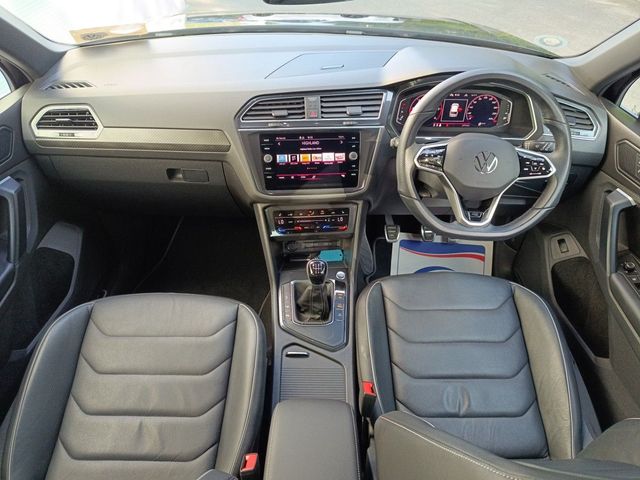 Image for 2023 Volkswagen Tiguan 2.0 TDI 150HP R-Line Leather interior Mint