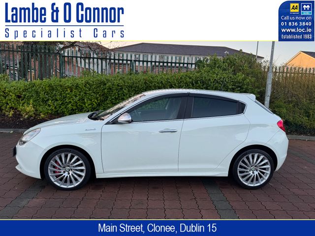 Image for 2016 Alfa Romeo Giulietta 1.4 AUTOMATIC * SPORTIVIA * LEATHER * HEATED SEATS * 162 REG * REVERSE CAMERA * CARPLAY / ANDROID APPS * BEST AVAILABLE * 