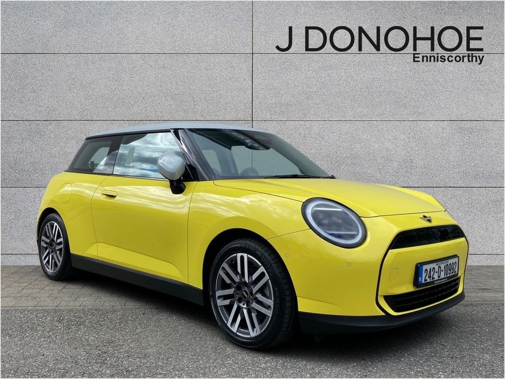 Image for 2024 Mini Cooper Cooper E Classic