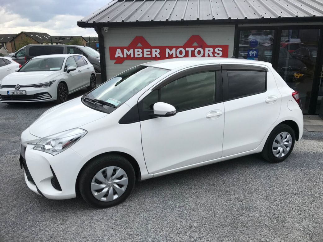 Image for 2019 Toyota Yaris Hybrid Luna