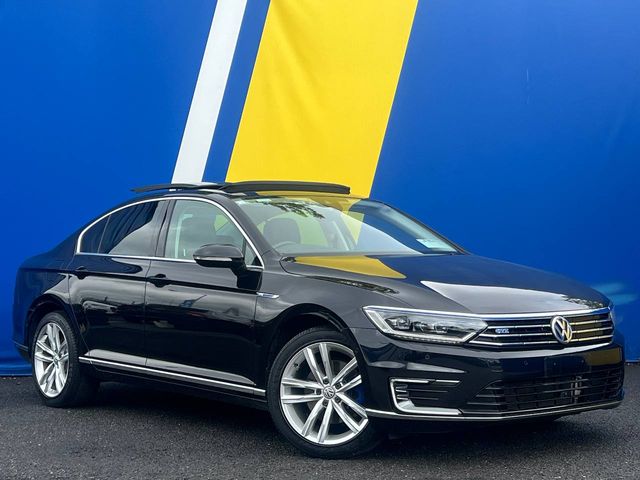 Image for 2016 Volkswagen Passat GTE ADVANCE 1.4 HYBRID // OPENING PAN ROOF // LEATHER HEATED SEATS // FULL SERVICE HISTORY