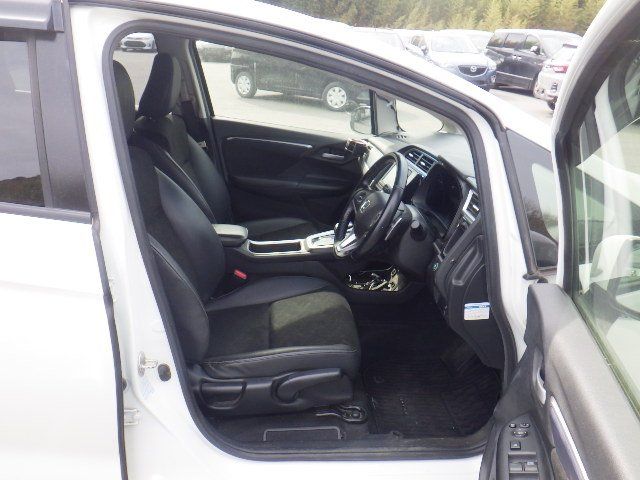 Image for 2016 Honda Shuttle 1.5 Petrol Hybrid Auto