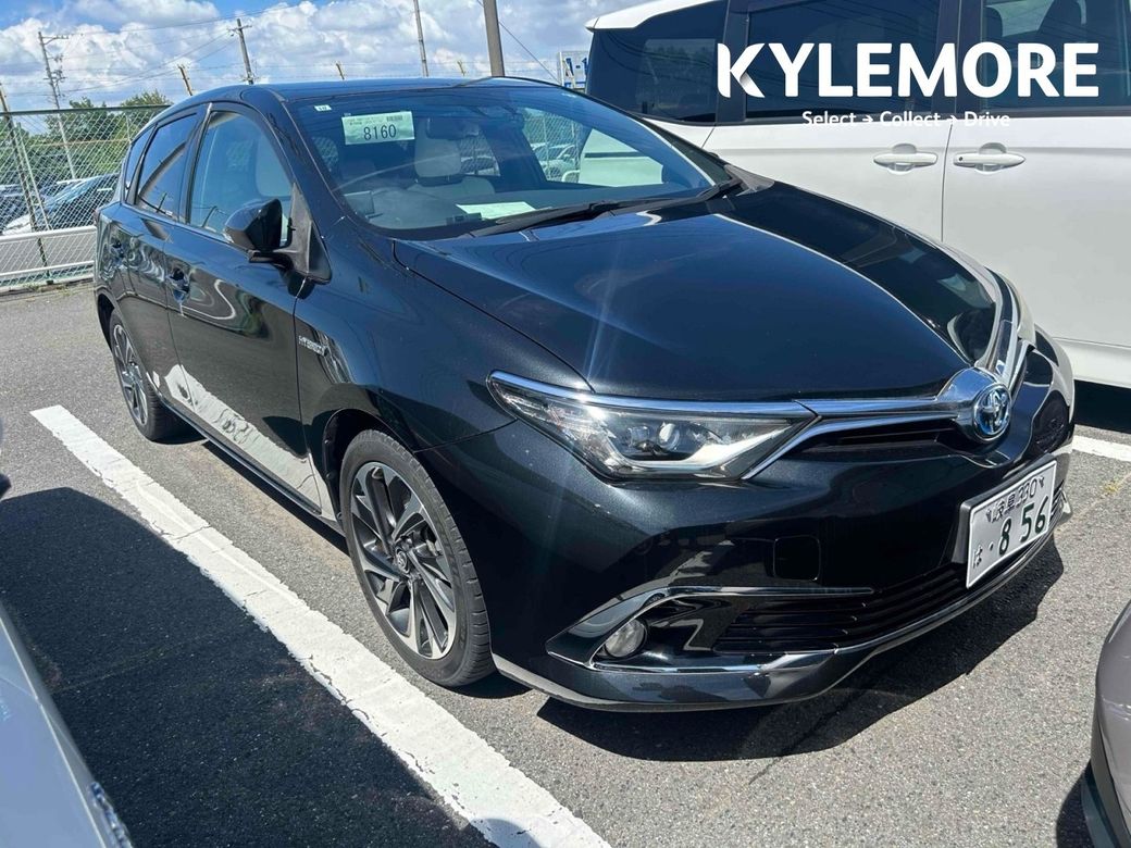 Image for 2017 Toyota Auris HYBRID G PACKAGE - WHITE/BLACK LEATHER UPHOLSTERY - TOYOTA SAFETY SENSE - CRUISE CONTROL - REVERSE CAMERA - HEATED SEATS