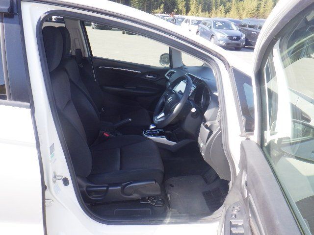 Image for 2015 Honda Fit 1.5 Petrol Hybrid Auto