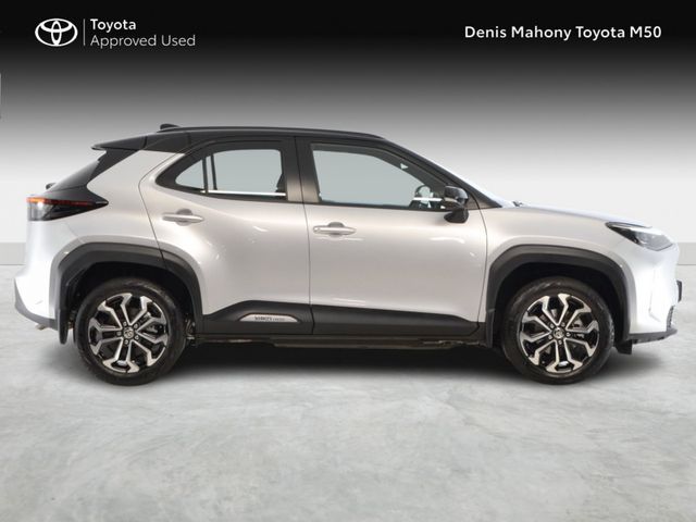 Image for 2025 Toyota Yaris Cross Luna Sport Hybrid Auto