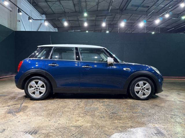 Image for 2017 Mini Cooper 1.5 AUTOMATIC - BLUE 2 TONE - FACTORY ALLOY WHEELS - REAR CAMERA