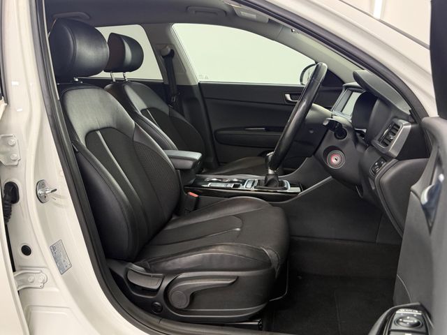 Image for 2018 Kia Optima **SPORTWAGON EX **2 KEYS **LANE ASSIST **APPLE CAR PLAY / ANDROID AUTO RADIO **CRUISE CONTROL **REVERSING CAMERA **PARKING SENSORS **DUAL DIGITAL CLIMATE CONTROL **AUTO START STOP **AUTO HOLD **VOICE