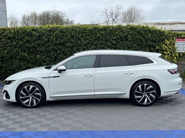 Image for 2022 Volkswagen Arteon R-LINE ESTATE 2.0 TDI // R-LINE HEATED BUCKET SEATS // HARMAN/KARDON // DIAMOND CUT R-LINE ALLOYS