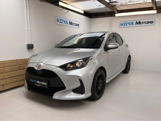 Image for 2021 Toyota Yaris 1.0 PETROL AUTOMATIC SPORT X // BRAND NEW UPGRADED WHEEL AND TYRE PACKAGE INCLUDED // PRIVACY PACK // REVERSING CAMERA // BLUETOOTH MEDIA // LANE ASSIST // IDEAL STARTER CAR // VERY ECONOMICAL