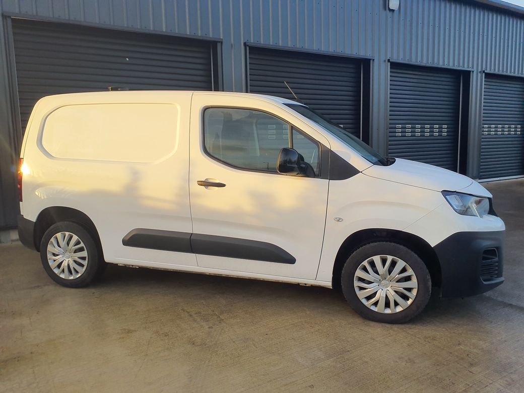 Image for 2022 Peugeot Partner BLUEHDI PROFESSIONAL PREMIUM L1