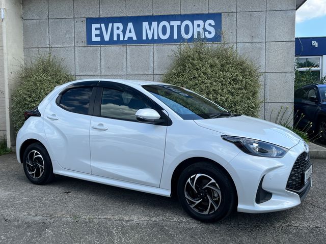 Image for 2024 Toyota Yaris G HYBRID AUTOMATIC 1.5 PETROL //REVERSE CAMERA//KEYLESS ENTRY//ADAPTIVE CRUISE CONTROL// 