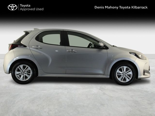 Image for 2024 Toyota Yaris LUNA