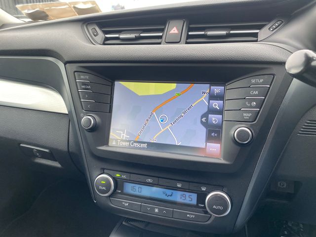 Image for 2017 Toyota Avensis 1.6D SOL Navi - Leather 