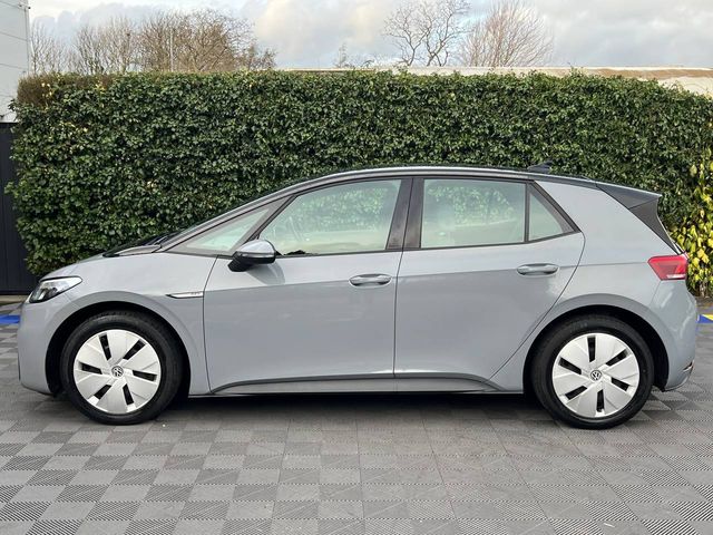 Image for 2021 Volkswagen ID.3 LIFE PRO 58KWH // APPLE CARPLAY/ANDROID AUTO // DUAL ZONE CLIMATE CONTROL // PARKING SENSORS