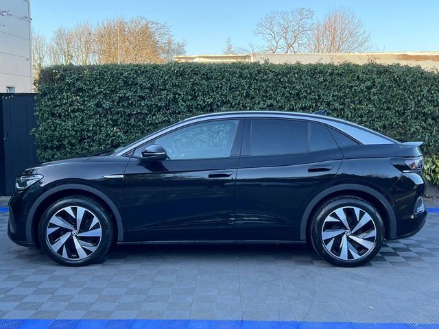 Image for 2023 Volkswagen ID.5 STYLE PRO PERFORMANCE // PANORAMIC SUNROOF // APPLE CARPLAY/ANDROID AUTO // LEATHER/ALCANTARA HEATED SEATS