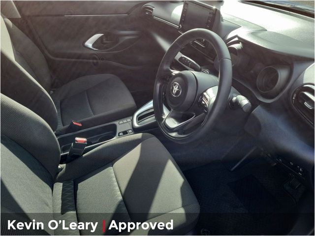 Image for 2021 Toyota Yaris Cross 1.5 Hybrid CVT Luna