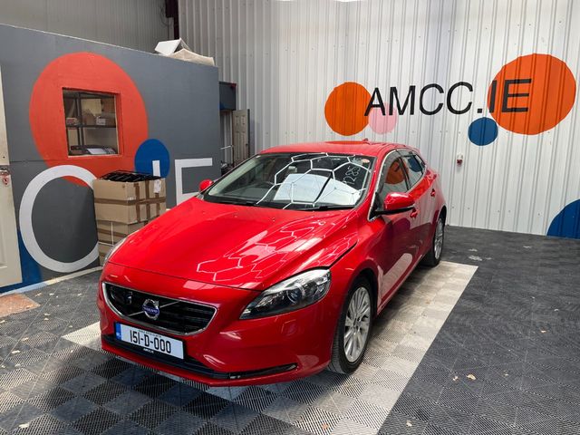 Image for 2015 Volvo V40 2015 VOLVO V40 T4 1.6 AUTOMATIC / CRUISE CONTROL / PARKING CAMERA / ELECTRIC MEMORY & HEATED SEATS / PADDLE SHIFTERS AND MORE
