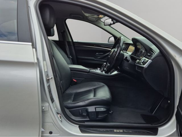 Image for 2010 BMW 5 Series 525D SE AUTO * SILVER MET / BLACK LEATHER * SERVICE HISTORY * 