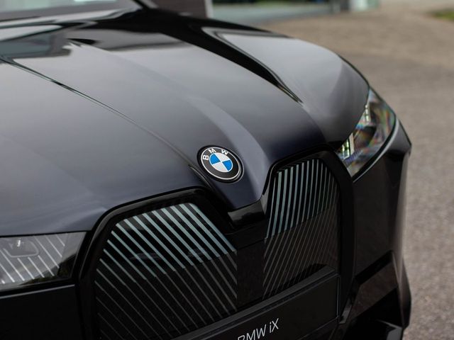 Image for 2026 BMW iX xDrive45 M Sport