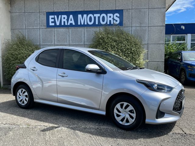 Image for 2024 Toyota Yaris X HYBRID AUTOMATIC 1.5 PETROL //VERY LOW MILES//AS NEW//REVERSE CAMERA//ADAPTIVE CRUISE CONTROL// 