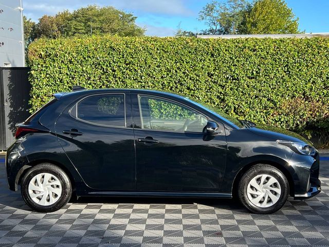 Image for 2022 Toyota Yaris 1.0 AUTO // APPLE CARPLAY/ANDROID AUTO // DIGITAL CLUSTER // LANE ASSIST