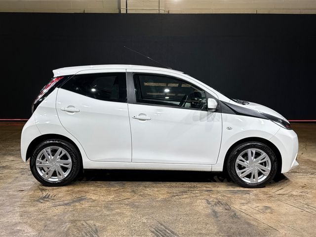 Image for 2017 Toyota Aygo 1.0 MANUAL "X-play+" - REVERSE CAMERA - AIR CONDITIONING