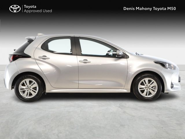 Image for 2025 Toyota Yaris Hybrid Luna Auto