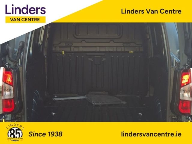 Image for 2025 Opel Combo SPORTIVE 130BHP AUTOMATIC 